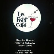 Le Petit Cafe