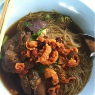 กัปตัน ก๋วยเตี๋ยวไก่ตุ๋นน้ำข้น บ้านอ้อย อ.เมืองสระบุรี