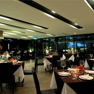 Clove Bistro Bar