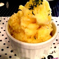 Polka Dot Cafe'