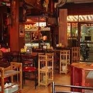Raintree (จามจุรี) ผับเพื่อชีวิต