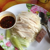 เจ๊ทิพย์ ก๋วยเตี๋ยวเป็ด หมูกรอบ หมูแดง