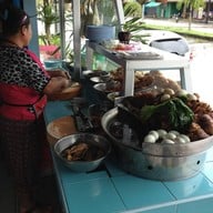 ข้าวมันไก่พิกุล
