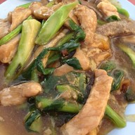 โกเอี้ยน ก๋วยเตี๋ยวราดหน้า