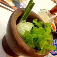 ส้มตำยกครก กาดสวนแก้ว