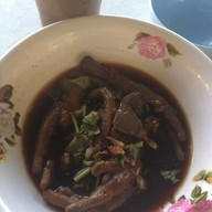 กัปตัน ก๋วยเตี๋ยวไก่ตุ๋นน้ำข้น บ้านอ้อย อ.เมืองสระบุรี