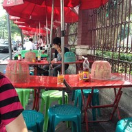 ก๋วยเตี๋ยวหมู เย็นตาโฟ รสเด็ด หลังสวนลุมฯ ถนนสารสิน