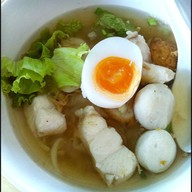 ก๋วยเตี๋ยวลูกชิ้นปลาสัมมากร สาขา 2 ม.สัมมากร สุขา 3