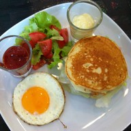 Pan & Ko Mega Bangna