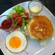 Pan & Ko Mega Bangna