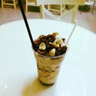 Mary Made Cafe - The Homemade Bakery