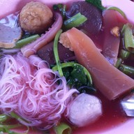 ก๋วยเตี๋ยวหมู เย็นตาโฟ รสเด็ด หลังสวนลุมฯ ถนนสารสิน