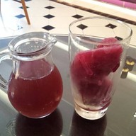 Grape Story Santorini Park