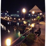บ้านน้ำล้อม