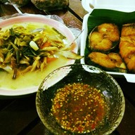 ลูกสาวแม่พยุง ริมแม่น้ำเจ้าพระยา