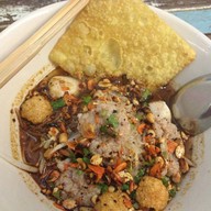 ก๋วยเตี๋ยวหมูต้มยำนัว