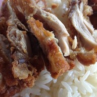 อ้วน ข้าวมันไก่ ถนนคู้บอน