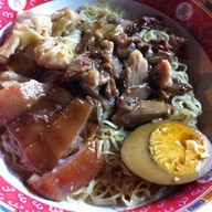 หมูยิ้ม