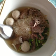 ก๋วยเตี๋ยวลูกชิ้นหาดใหญ่ถนัดศรี
