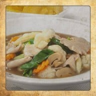 ราดหน้าหม้อดิน