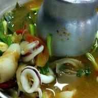 ร้านลาบอุบล