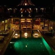 Ruean Thai Restaurant & Bar