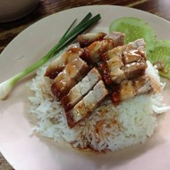 ร้านข้าวเลือดหมู อ.แกลง