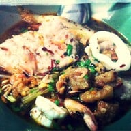 ก๋วยเตี๋ยวหมูนุ่ม โรงเรียนจันทร์หุ่นบำเพ็ญ