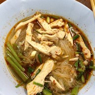 ก๋วยเตี๋ยวไก่เงินล้านกำแพงเพชรโภชนา