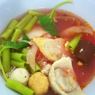 ก๋วยเตี๋ยวลูกชิ้นปลาจ่าฤทธิ์