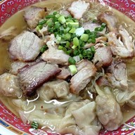 หมูยิ้ม