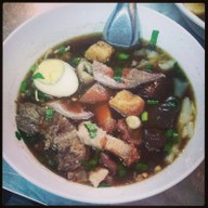 ก๋วยจั๊บยาจีน ตลาดศรีย่าน
