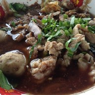 ก๋วยเตี๋ยวเรือนายพล ยกพลขึ้นบก วัดกลางบางปะกง