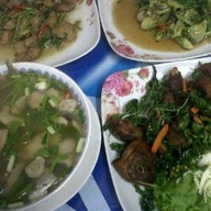 ขิงข่าตามสั่ง ก๊วยเตี๋ยวหมูน้ำใส