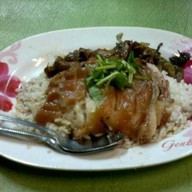 ข้าวขาหมูลุงวัฒน์