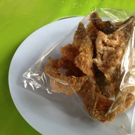 ลูกชิ้นปลานายฉุ่ย เย็นตาโฟ 40 ปี นวมินทร์ 68