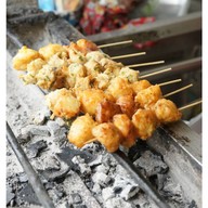 ร้านพี่เลี่ยง ลูกชิ้นปิ้งหน้าแสงทอง