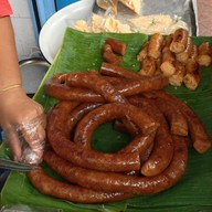 แม่ติ๋ว ไส้กรอก-ปลาแนม
