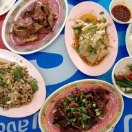 ร้านลาบสมพิศ สาขา 2 หัวทะเล