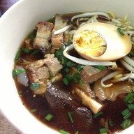 ร้านข้าวเลือดหมู อ.แกลง