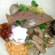 ก๋วยเตี๋ยวเนื้อหัวรถไฟ