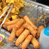 ลูกชิ้นทอด-สันติเกษม