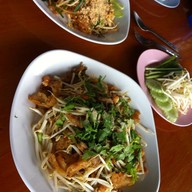 เจ๊ใบผัดไทย หอยทอด