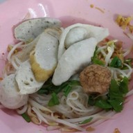 เจ๊หมวย ลูกชิ้นปลา(ตลาดไฟฟ้า)