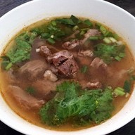 ส้มตำดุกดิก @สะพานลอยบ้านอำเภอ สัตหีบ