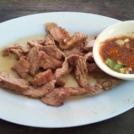 ส้มตำดุกดิก @สะพานลอยบ้านอำเภอ สัตหีบ