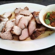 ส้มตำดุกดิก @สะพานลอยบ้านอำเภอ สัตหีบ
