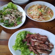 ร้านอาหารคุณน้อย
