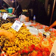 ตลาดนัดมีโชค