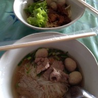 ก๋วยเตี๋ยวลูกชิ้นหาดใหญ่ถนัดศรี